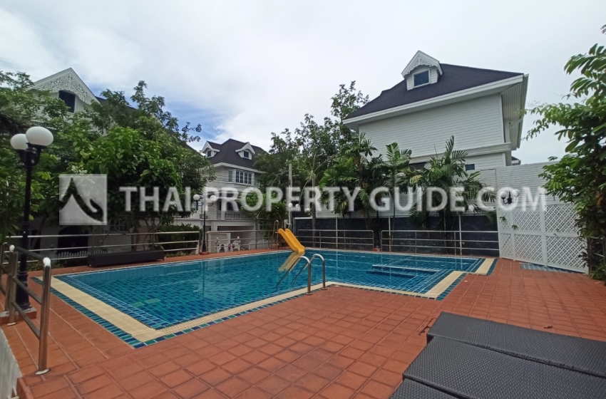 House with Shared Pool in Sukhumvit 